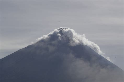 Sự Bùng Nổ Của Núi Mất Mayon Năm 1616: Một Cuộc Trận Chiến với Tự Nhiên và Sự Thắng Lợi của Tinh Thần Con Người